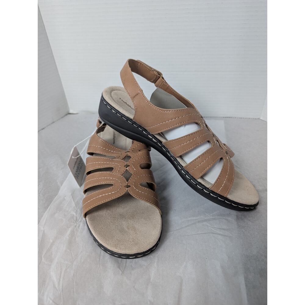 Scandi Girl, Normcore Strappy Sandals In Light Tan. Croft & Barrow Size 10
